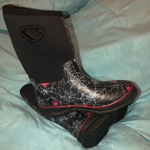 Boys' Preston Neoprene Winter Boots w/ Spiderwebs